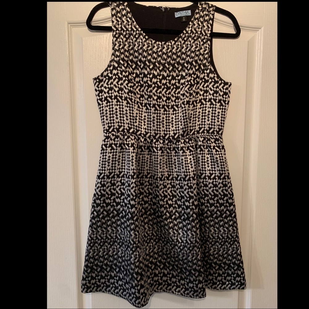 Cocktail dress with shiny detail